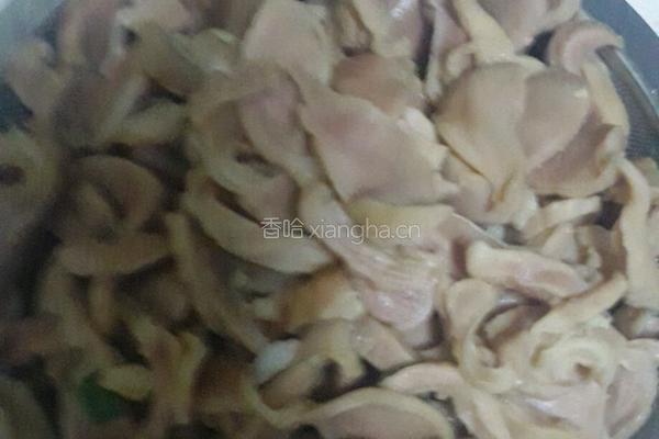 酸豆角炒鸡胗的做法图解4