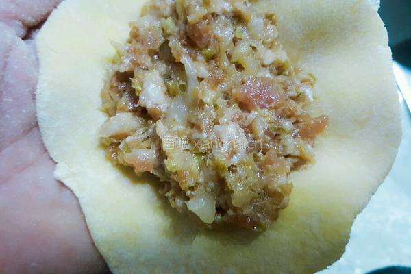 玉米面酸菜蒸饺的做法图解14