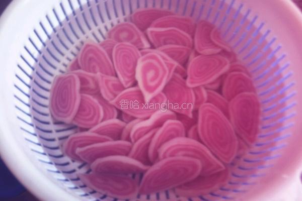 回锅肉炒猫耳朵的做法图解3