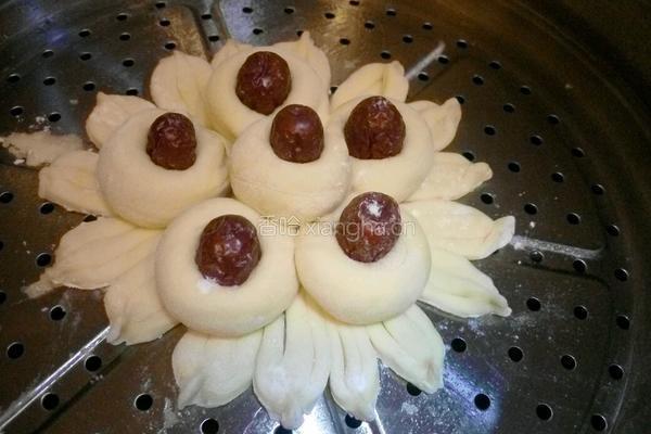 枣花馒头的做法图解9