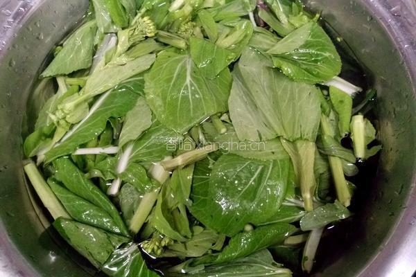 清炒白油菜薹的做法图解2
