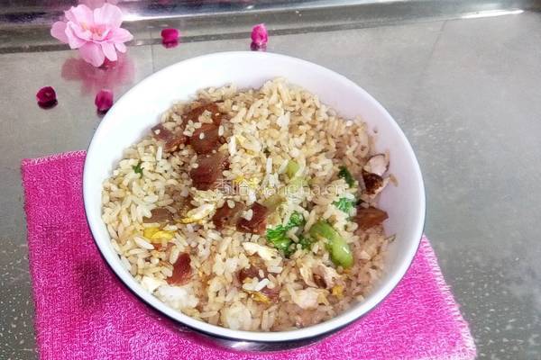腊肉炒饭的做法图解7