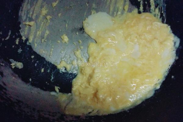 牛肉洋蔥玉米蛋炒飯的做法图解2