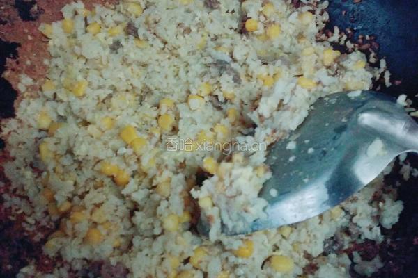 牛肉洋蔥玉米蛋炒飯的做法图解4