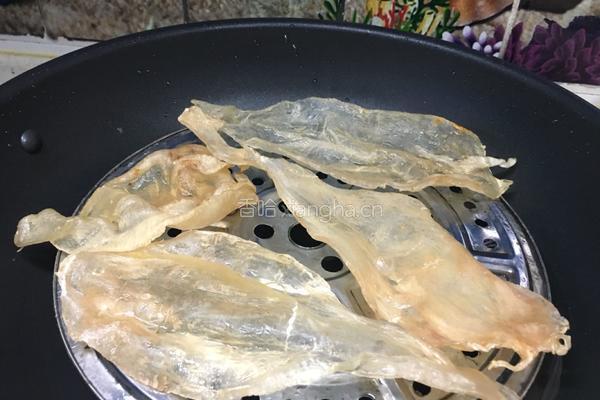 清炖尖尾黄花胶(原条鳘)的做法图解2