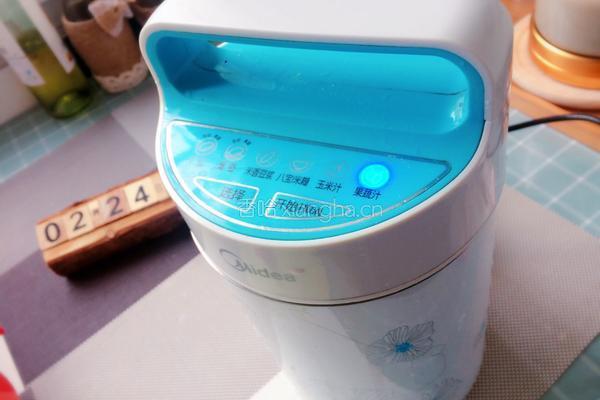 银耳雪梨汁的做法图解5