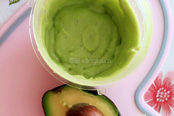 牛油果香蕉泥宝宝辅食的做法图解3