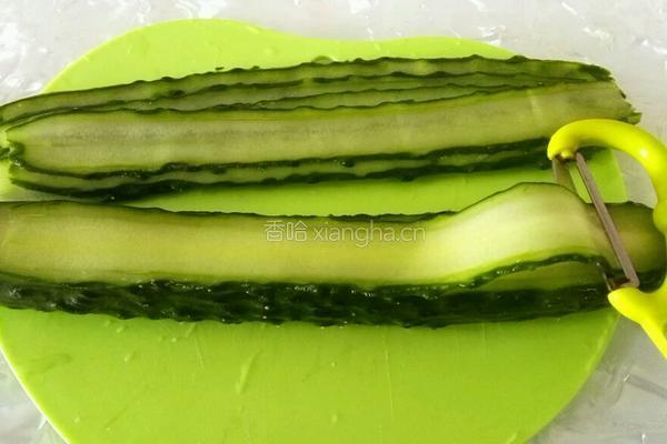 凉拌黄瓜的做法图解1