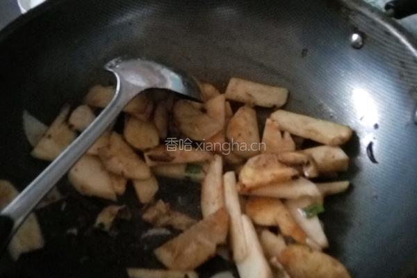 土豆炖干豆腐的做法图解3