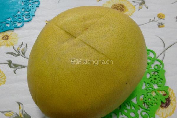 巧扒柚子皮的做法图解2