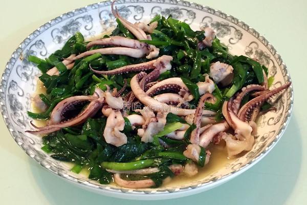 韭菜小炒鱿鱼须的做法图解6