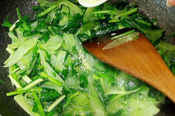 韭菜炒莴苣的做法图解6