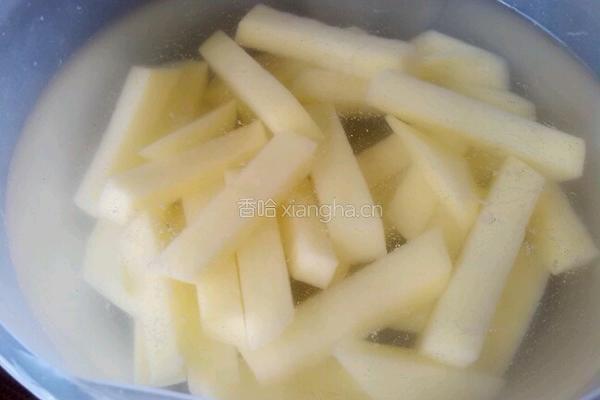 土豆炖豆角的做法图解2