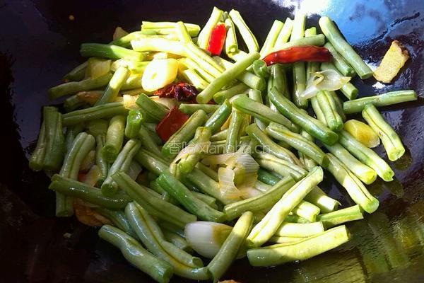 土豆炖豆角的做法图解6