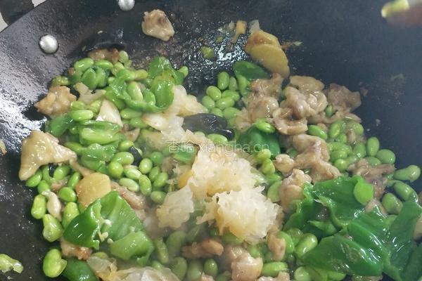 毛豆炒鸡拐筋的做法图解4