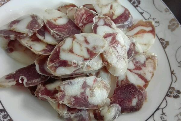荷兰豆炒香肠的做法图解3