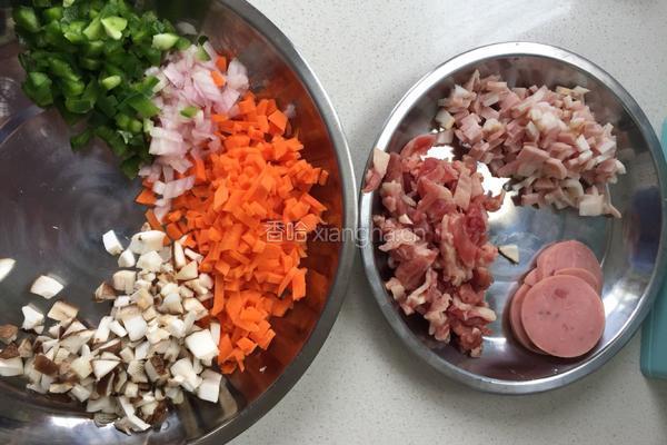 薯茸鲜虾牛肉披萨的做法图解4