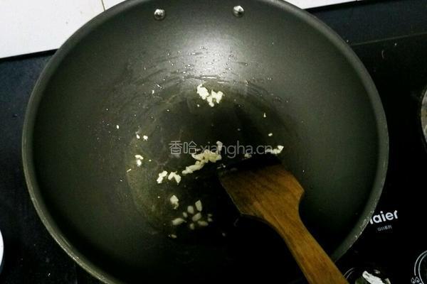 胡萝卜青瓜鸡蛋炒饭的做法图解5