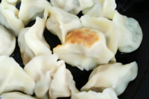 煎饺的做法图解3