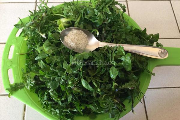 清炒荠菜的做法图解1