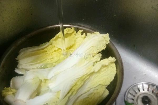 白菜烧豆腐的做法图解2