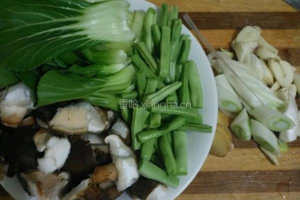 黄焖鸡腿的做法图解2