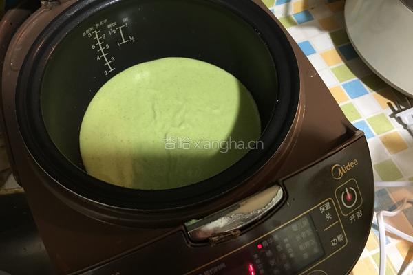 菠菜蛋糕卷（电饭锅版）的做法图解4