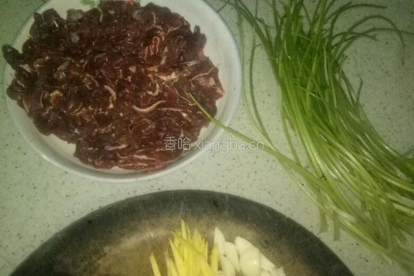 香菜小炒牛肉的做法图解1