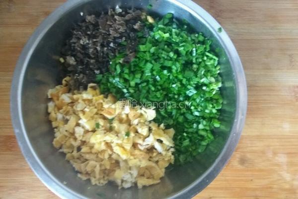 韭菜馅饺子的做法图解3