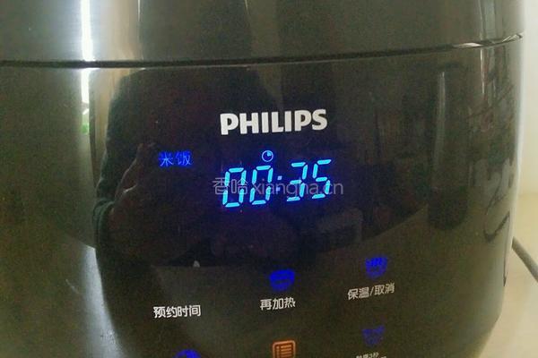 豌豆腊肠闷米饭的做法图解6