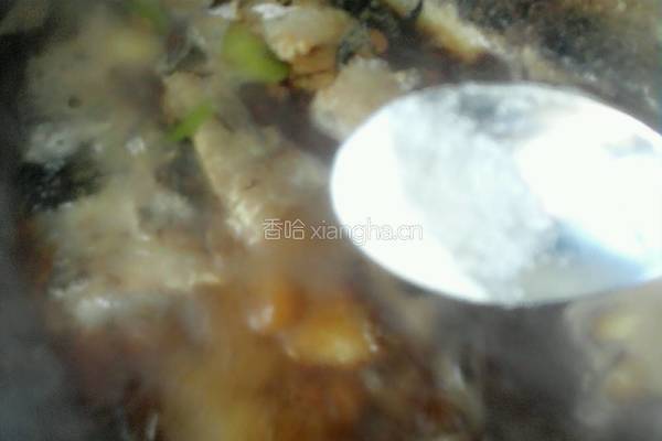 家常炖鲫鱼的做法图解8