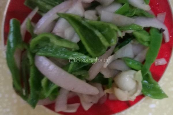 青椒洋葱红豆腐的做法图解2