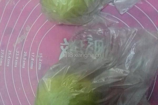 蛋黄酥的做法图解1