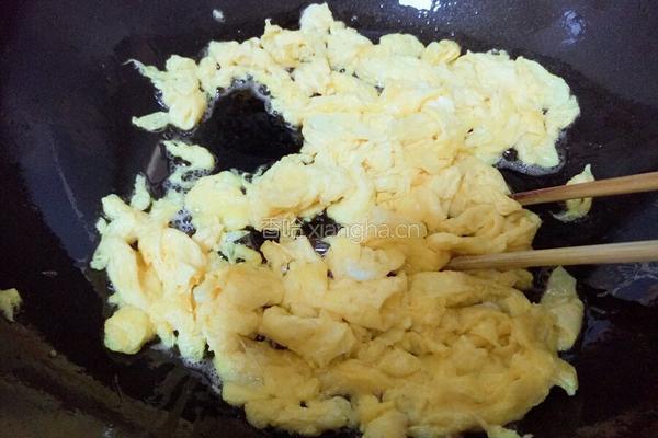 韭菜鸡蛋粉条饺子馅的做法图解8