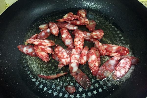 荷兰豆炒腊肠的做法图解4