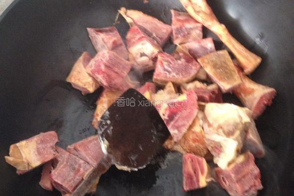 鸡肉炖红薯锅贴的做法图解3