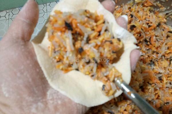 胡萝卜豆腐粉条蒸包的做法图解5
