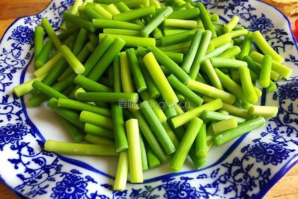 蒜苔炒肉的做法图解4