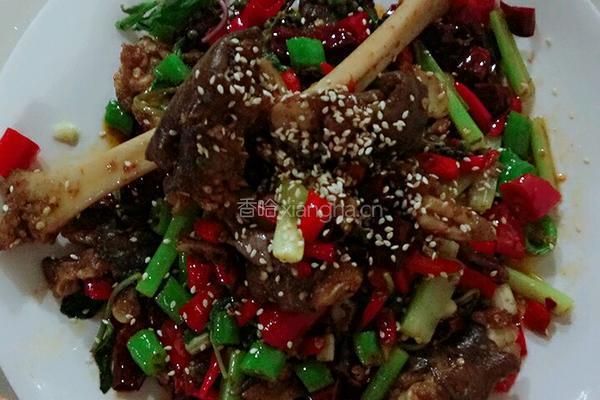 香辣羊蹄的做法图解1