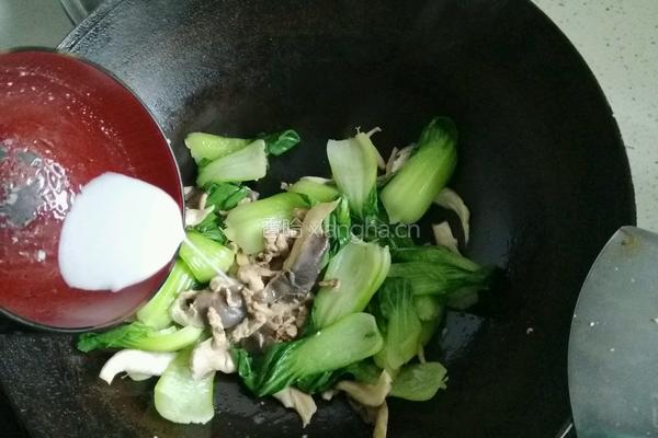 鲜蘑油菜小炒肉的做法图解13