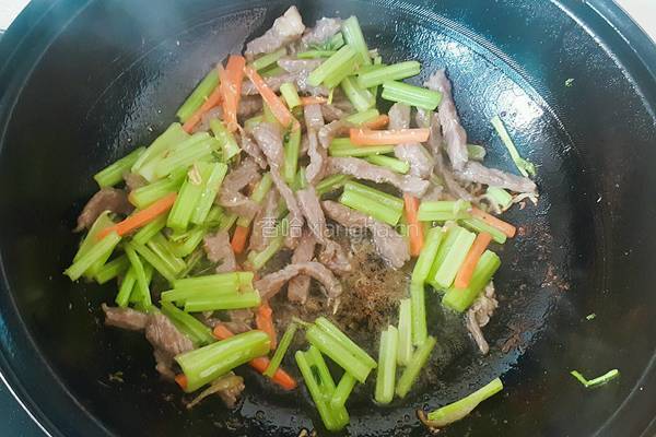 牛肉炒芹菜的做法图解9