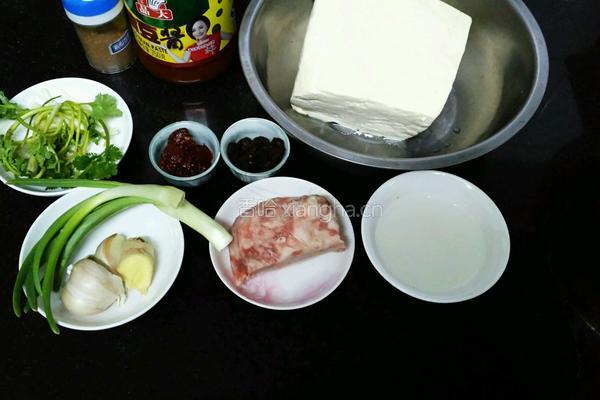 香辣肉沫豆腐的做法图解1