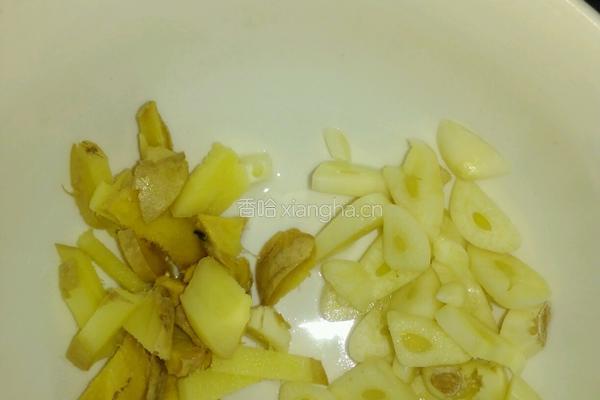 辣汁香菜的做法图解1