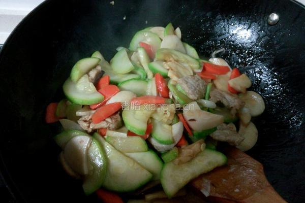 角瓜杏鲍菇炒肉的做法图解5