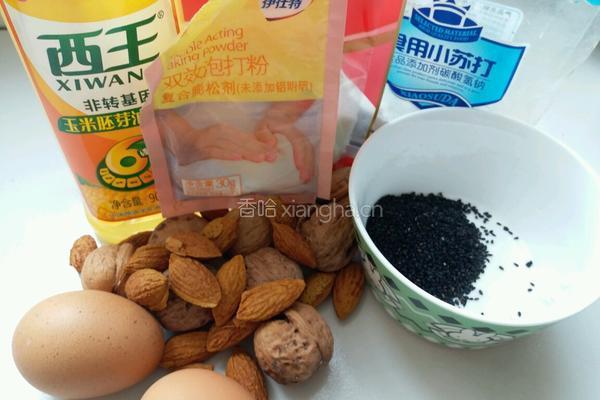 杏仁核桃芝麻酥的做法图解1