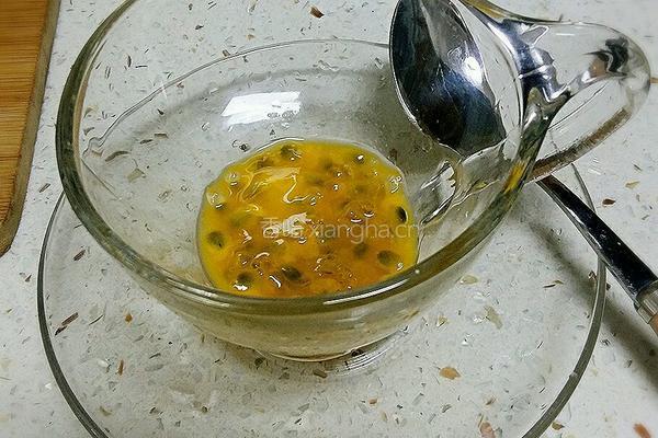 百香果茶的做法图解2