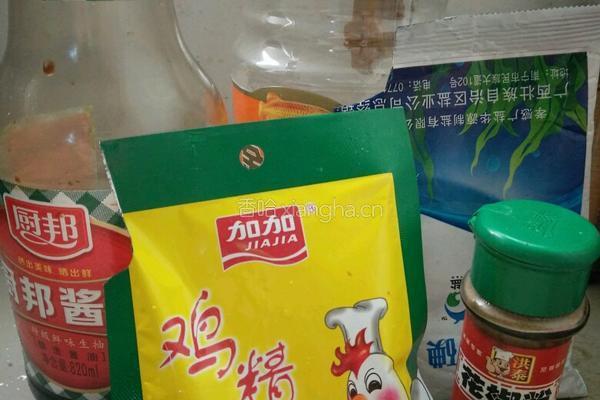 蒜香土豆丁的做法图解1