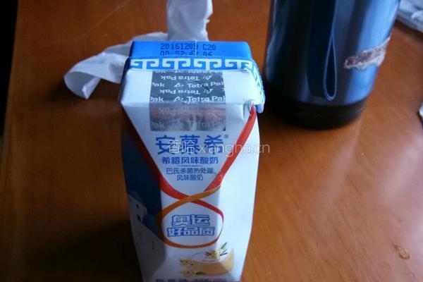 香蕉奶昔的做法图解2