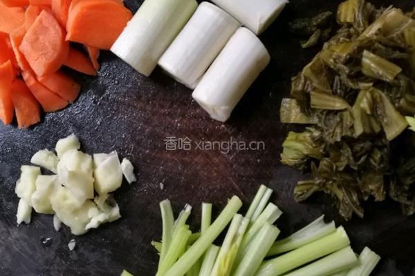 鱼羊酸菜汤的做法图解3