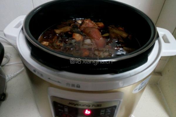 红枣焖猪肘的做法图解12